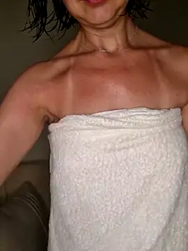 larizinha2026 online show from 01/16/26, 08:24