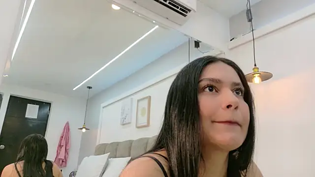 Snapshot of AlmaRose_ chatting on 06/09/26, 01:12 AlmaRose online show from 06/09/26, 01:12