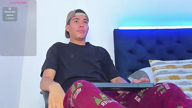 Marcus Moreno online show from 01/09/26, 07:43