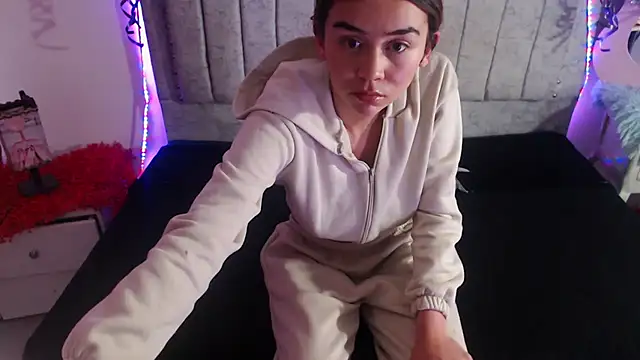 sofiaspring online show from 02/14/26, 06:52