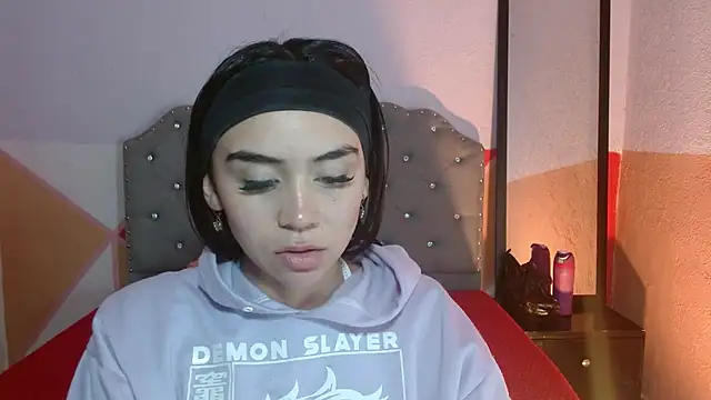 Snapshot of sofiaspring chatting on 07/04/26, 03:05 sofiaspring online show from 07/04/26, 03:05