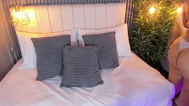 LunaKarther online show from 02/18/26, 11:50