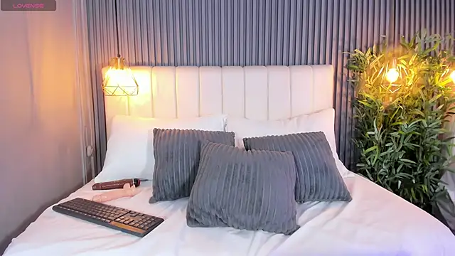 LunaKarther online show from 02/07/26, 10:12