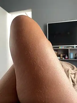 Snapshot of Annalua73 chatting on 01/13/26, 03:27 Annalua73 online show from 01/13/26, 03:27