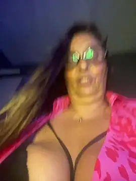 Snapshot of Annalua73 chatting on 01/11/26, 11:44 Annalua73 online show from 01/11/26, 11:44