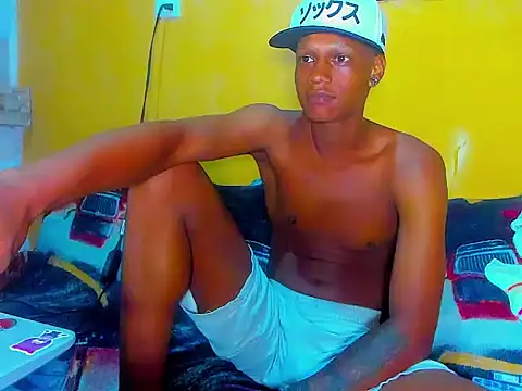 Snapshot of aunstin_mohamme chatting on 04/14/26, 11:43 aunstin mohamme online show from 04/14/26, 11:43