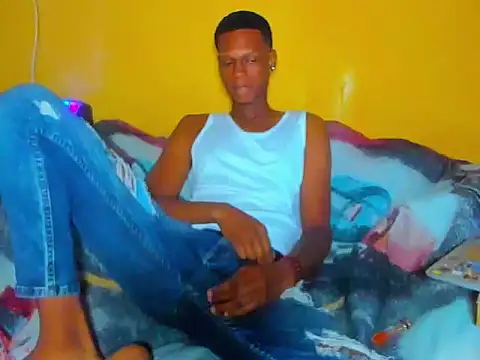 Snapshot of aunstin_mohamme chatting on 04/10/26, 02:40 aunstin mohamme online show from 04/10/26, 02:40