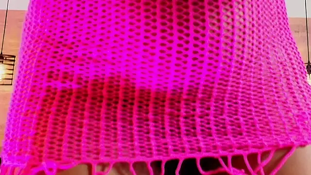 Snapshot of Ellie-Alves chatting on 05/19/26, 04:36 Ellie-Alves online show from 05/19/26, 04:36