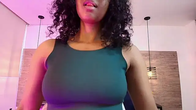 Snapshot of Ellie-Alves chatting on 06/25/26, 05:18 Ellie-Alves online show from 06/25/26, 05:18