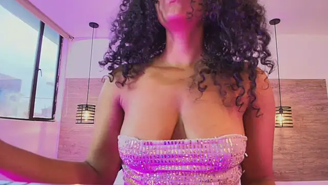 Ellie-Alves online show from 04/06/26, 03:13