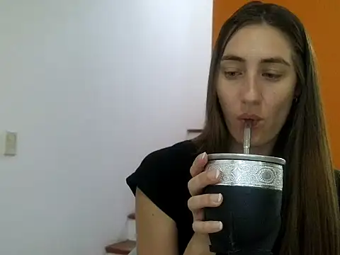 Snapshot of Noracherry chatting on 02/05/26, 11:39 Noracherry online show from 02/05/26, 11:39