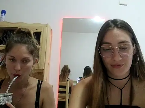 Snapshot of Noracherry chatting on 02/15/26, 09:25 Noracherry online show from 02/15/26, 09:25