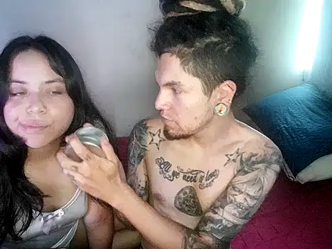 Snapshot of steffandjoshh420 chatting on 02/05/26, 02:18 steffandjoshh420 online show from 02/05/26, 02:18