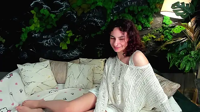 Snapshot of RIANA_SI chatting on 05/17/26, 11:38 RIANA SI online show from 05/17/26, 11:38