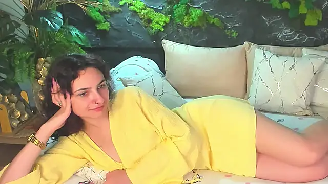 Snapshot of RIANA_SI chatting on 05/19/26, 10:39 RIANA SI online show from 05/19/26, 10:39