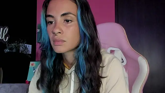 azula lillet online show from 02/24/26, 08:31