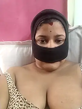 pinkisaha75 online show from 02/11/26, 06:35