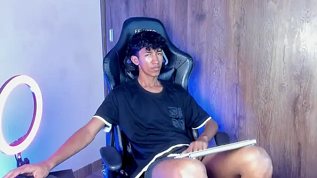 neitan miller  online show from 04/15/26, 04:33