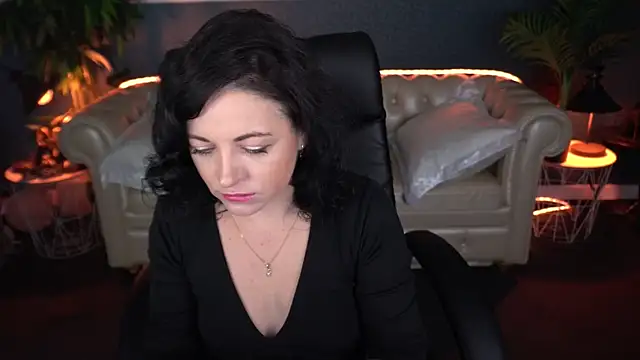 Dafni Monn online show from 04/01/26, 05:42
