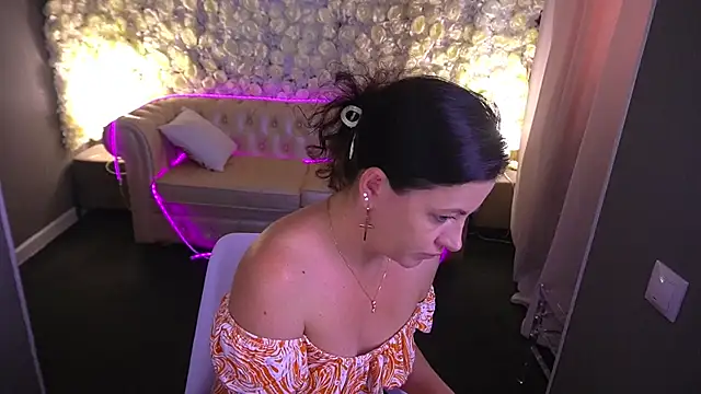 Snapshot of Dafni_Monn chatting on 06/29/26, 09:27 Dafni Monn online show from 06/29/26, 09:27