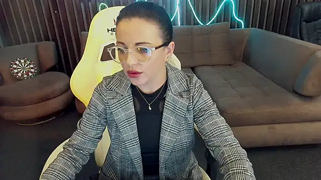 Dafni Monn online show from 09/19/25, 05:33