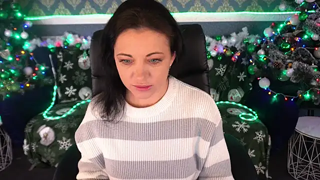 Dafni Monn online show from 12/23/25, 06:34