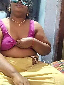 Snapshot of divyasree1431 chatting on 01/10/26, 04:13 divyasree1431 online show from 01/10/26, 04:13