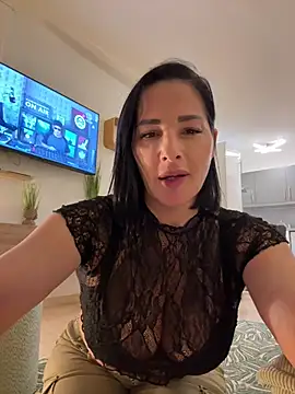 Snapshot of Maya-www chatting on 02/15/26, 05:34 Maya-www online show from 02/15/26, 05:34