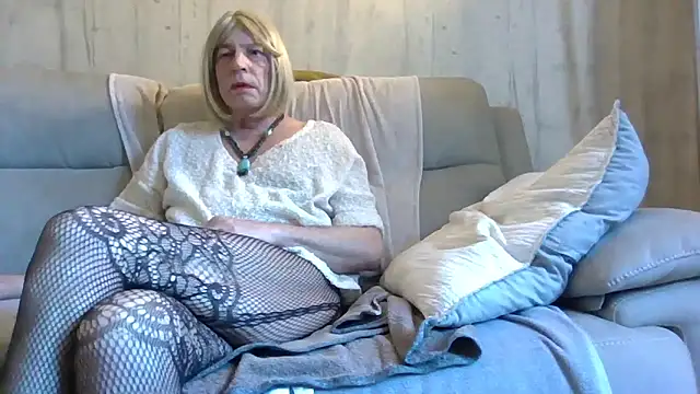 Helinetrav online show from 03/20/26, 07:31