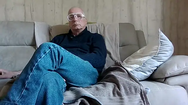 Helinetrav online show from 03/05/26, 10:45