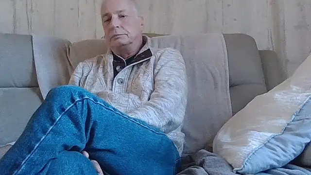 Helinetrav online show from 03/01/26, 10:04