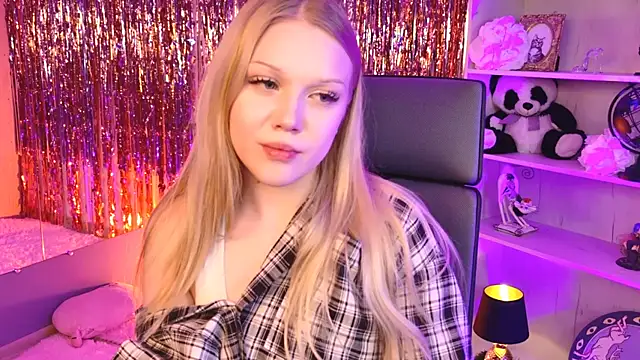 ChloeWhite online show from 04/05/26, 11:17
