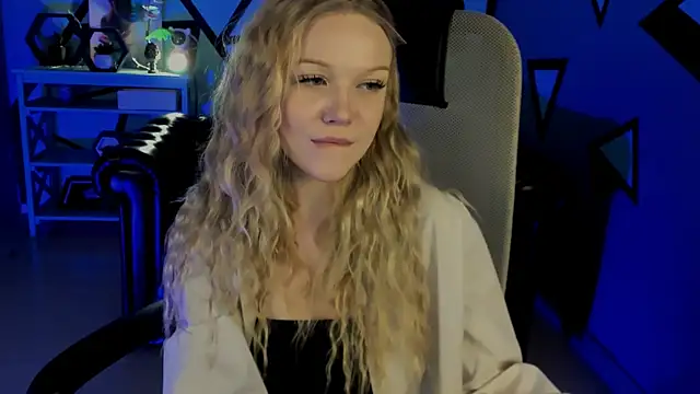 ChloeWhite online show from 04/07/26, 11:23