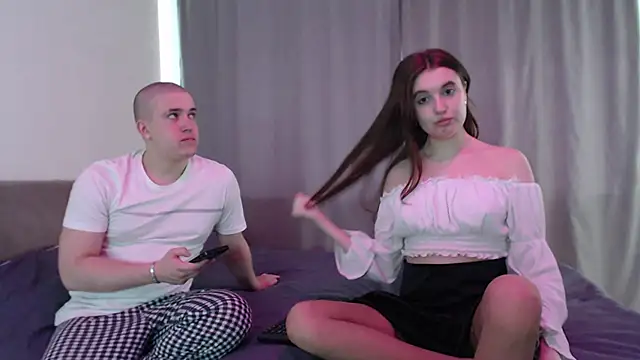 Eva Alex  online show from 04/05/26, 02:18