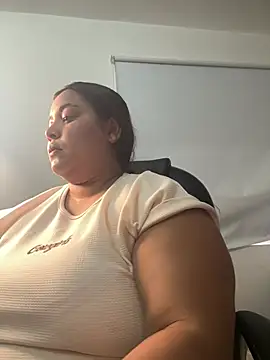 Snapshot of tatikanyx chatting on 07/10/26, 03:23 tatikanyx online show from 07/10/26, 03:23