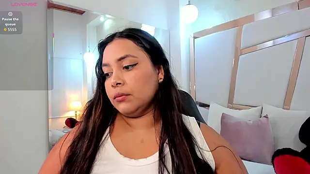 Snapshot of tatikanyx chatting on 02/13/26, 05:02 tatikanyx online show from 02/13/26, 05:02