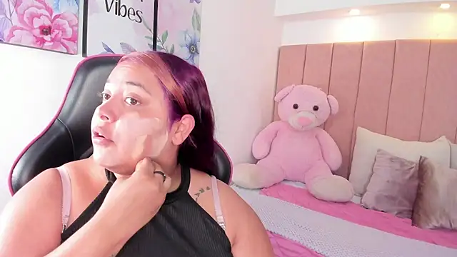 Snapshot of tatikanyx chatting on 02/17/26, 04:48 tatikanyx online show from 02/17/26, 04:48