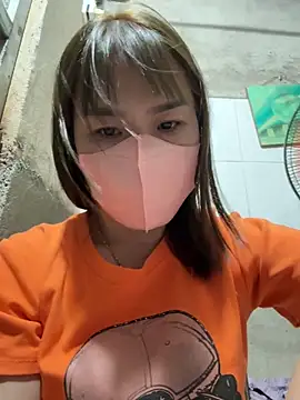 Snapshot of July-love chatting on 02/19/26, 04:37 July-love online show from 02/19/26, 04:37