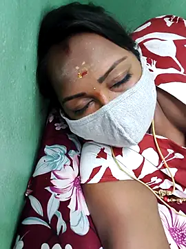 Snapshot of Tamil_Hot_Priya chatting on 02/15/26, 11:36 Tamil Hot Priya online show from 02/15/26, 11:36