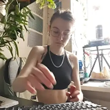 Snapshot of Shy_Bamby chatting on 02/19/26, 12:24 Shy Bamby online show from 02/19/26, 12:24