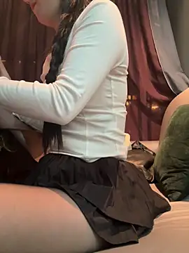 mi-ki1314 online show from 04/12/26, 05:11