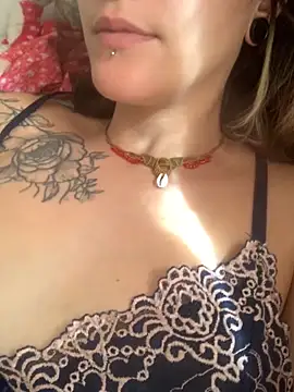 Snapshot of Casal_HotBrisa chatting on 02/23/26, 11:22 Casal HotBrisa online show from 02/23/26, 11:22