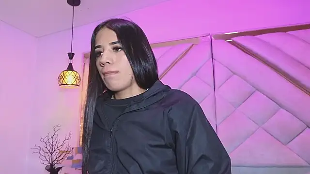 zoevg online show from 03/30/26, 12:17