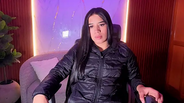 zoevg online show from 04/10/26, 12:01