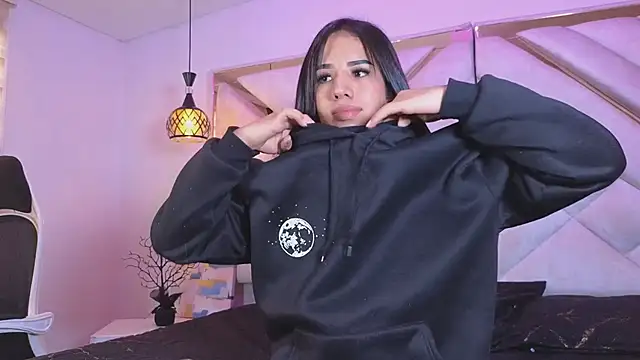 zoevg online show from 03/31/26, 12:51