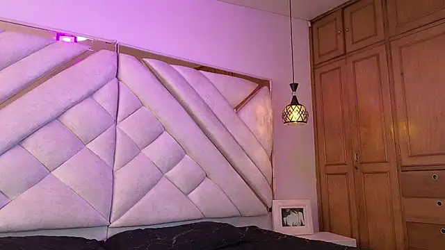 zoevg online show from 03/25/26, 01:21