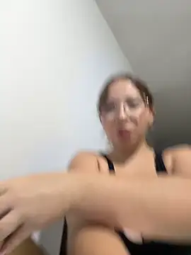 Snapshot of AliciaWhite_nt chatting on 07/16/26, 11:35 AliciaWhite nt online show from 07/16/26, 11:35
