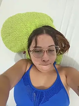 Snapshot of AliciaWhite_nt chatting on 06/30/26, 11:05 AliciaWhite nt online show from 06/30/26, 11:05