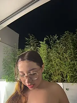 Snapshot of AliciaWhite_nt chatting on 05/16/26, 03:49 AliciaWhite nt online show from 05/16/26, 03:49
