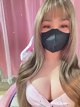 Snapshot of -Violet-t chatting on 01/13/26, 01:31 -Violet-t online show from 01/13/26, 01:31